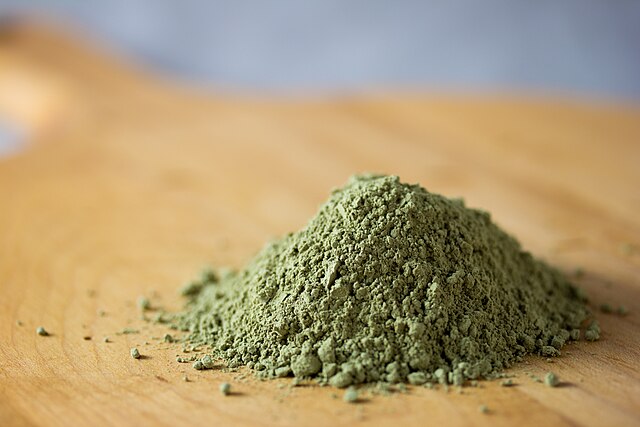 Matcha_Green_Tea_Powder_(9409937063)